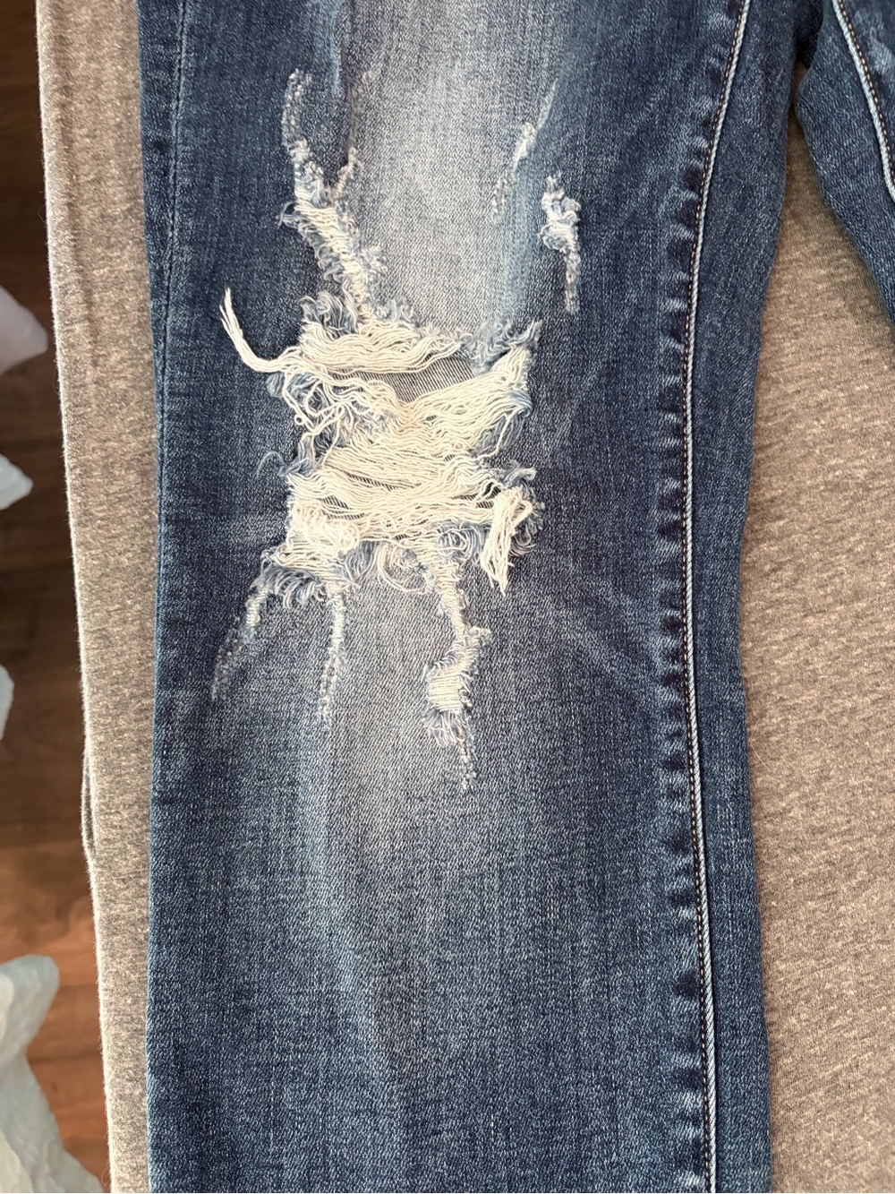 Judy Blue Mid-Rise Distressed Boyfriend Jeans - Picture 3 of 12